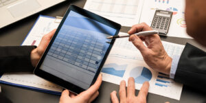 Gestión económica de fundaciones: control financiero y planificación